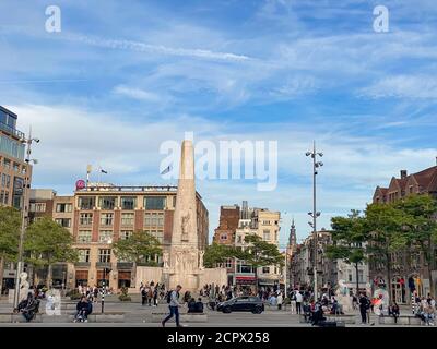 Amsterdam, Niederlande - 10. Juli 2020 das nationale Denkmal auf dem Dam Platz, Amsterdam Stadt. Stockfoto