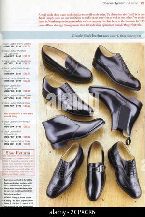 Das Innere des britischen Katalogs 'Charles Tyrwhitt', Winter 2005. Stockfoto