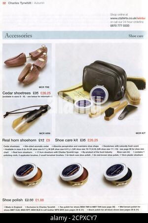 Das Innere des britischen Katalogs 'Charles Tyrwhitt', Winter 2005. Stockfoto