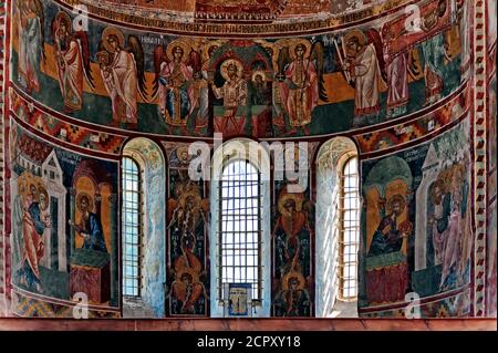 Das Innere der Kathedrale der Geburt der Jungfrau von Gelati Kloster in Georgien Stockfoto