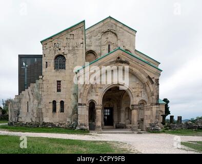 Die Vorderansicht der Bagrati Kathedrale in Kutaisi, Georgien Stockfoto