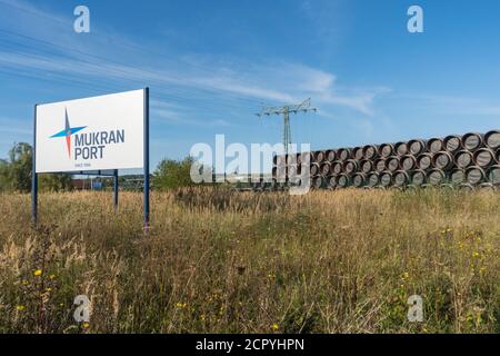 Deutschland. Rügen, Port Mukran, 17. September 2020. Hafen von Mukran, in der Nähe von Sassnitz auf der Insel Rugen am 17. September 2020. Nordstream 2-Pipeline Stockfoto