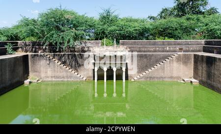 Alte Stiefwell im historischen Bundi Fort (Jait Sagar), Indien Stockfoto