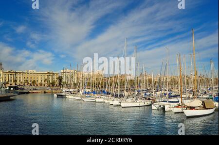 Marina mit Segelbooten in Barcelona, Spanien Stockfoto