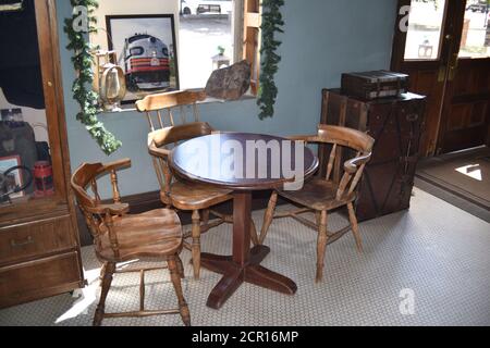 Globe, AZ., USA, 2019. Südpazifik R.R. Passagierterminal. Baujahr 1916; verwendet von 1916-54. Vintage Art Deco Interieur, R.R. Laternen, Stockfoto