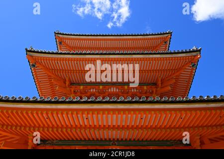 Die hohe Pagode in den Bezirken von Otowa-san Kiyomizu-dera Tempel, Kyoto JP Stockfoto