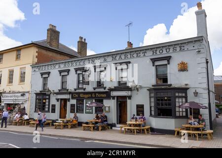 The Wagon & Horses Inn and Market House Public House in High Street, Newmarket, Suffolk, Großbritannien. Stockfoto