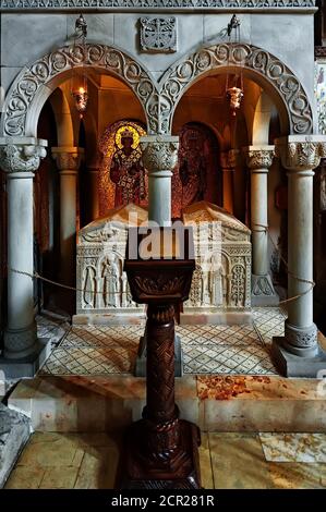 Die Kapelle mit den Gräbern von Mirian und Nana im Kloster Samtawro in Mzcheta, Georgien Stockfoto