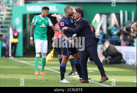 Stadt Bremen, Deutschland. 19. Sep, 2020. firo: 19.09.2020 Fußball, Fußball 1. Bundesliga, Saison 2020/2021 SVW SV Werder Bremen - Hertha BSC Berlin 1: 4 Hertha Trainer, Coach, Bruno Labbadia, Finale Jubilation, Jubilation, Claps, Waves, Hertha Matheus Cunha, zur weltweiten Nutzung Quelle: dpa/Alamy Live News Stockfoto