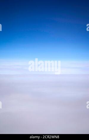 Über den Wolken, Himmel, Fliegen, Europa Stockfoto