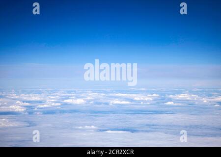 Über den Wolken, Himmel, Fliegen, Europa Stockfoto