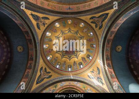 Das Innere der griechisch-orthodoxen St. Sophia-Kathedrale in Bayswater, London, Großbritannien Stockfoto