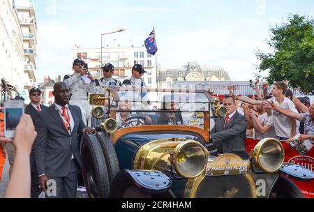 LE MANS, FRANKREICH - 13. JUNI 2014: Patrick Dempsey und sein Team in Le mans, Frankreich. Stockfoto