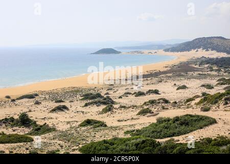 Dipkarpaz, Türkische Republik Nordzypern, Zypern - Golden Beach, wenig entwickelter Sandstrand auf der Halbinsel Karpaz. Stockfoto