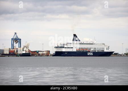 DFDS Pearl Seaways Cruisefähre verlässt den Hafen von Kopenhagen Stockfoto