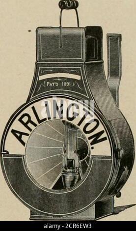 . Die Straßenbahn Überprüfung . ELEKTRISCHE SCHEINWERFER MIT DREHSCHILD. Dient, eine verbesserte Form von Öl-Scheinwerfer wird von thesame Unternehmen gemacht und oben dargestellt. Sein Katalog Nr.-ber ist 167, und es kombiniert alle überlegenen Eigenschaften des elektrischen Scheinwerfers mit der Ölleuchte. Es ist leicht zu jedem Ende des Autos trans-ferable und gibt ein stetiges pene-trating Licht. Ein günstigerer Artikel ohne die rotierende.Schilder ist mit 166 nummeriert, ist aber wie gewünscht mit der Spiegelplatte oder dem Parabolmetallreflektor ausgestattet. Thewick dreht sich leicht ab und wird vom Ruckeln des Autos nicht beeinflusst. Es ist klar l Stockfoto