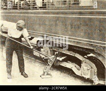 . Elektrische Eisenbahn Zeitschrift . DYNAMOTORAND KONTROLLPANEL Amalgamated Association fortlaufenIn Session DIE Sitzungen der Amalgamated Association o^Street & Electric Railway Mitarbeiter in Chicago, begann am 8. September, setzte die ganze Woche, und caredover bis in die aktuelle Woche. Die Sitzungen am Ende der letzten drei Tage der vergangenen Woche waren vor allem auf die Diskussion der Resolutionen vor dem Körper gewidmet. Am Donnerstagnachmittag hörte der Verein eine Ansprache von Frau Tom Mooney aus San Francisco und am Samstagmorgen eine Ansprache von Sekretär Morrison der American Federation of Labor. Herr Morri Stockfoto