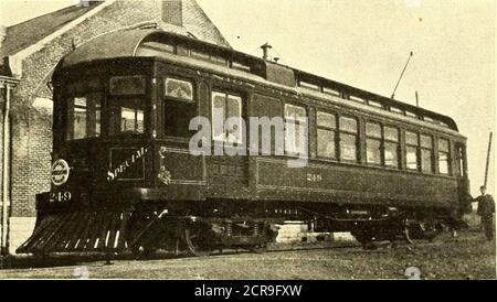 . Die Straßenbahn Zeitschrift . d. Die in diesem Interurban-Dienst verwendeten Karosserien wurden im Street Railway Journal vom 1. Dezember 1900 beschrieben. SHOP UND SHOP-PRAXIS im Betrieb von schweren Interurban-Autos die Einführung von Änderungen in der Shop-Praxis aus, dass gemeinsam mit der leichten Stadt und S-Autos ist natürlich ratsam, wird 500 ft. X 135 Fuß, neun Spuren breit. Diese Strecken werden von einem Ende des Ladens zum anderen durchfahren, so dass der Eingang von der Hauptlinie zu beiden Enden des Ladens geführt werden kann. Zwei Tracks werden sich dem Aufbau widmen. Der Plan Mr. Hamlin contempla Stockfoto