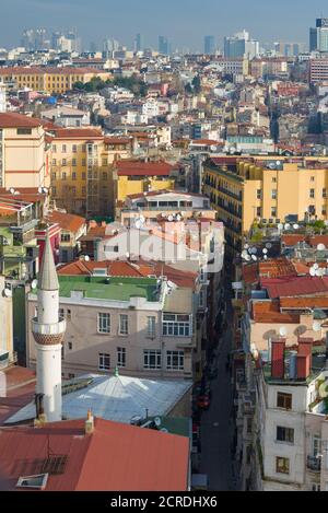 Sonniger Januartag über dem modernen Istanbul. Türkei Stockfoto