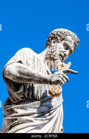Skulptur des heiligen Petrus, Petersplatz, Vatikanstadt Stockfoto