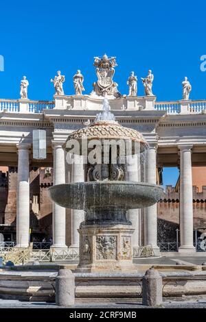 Brunnen, Petersplatz, Vatikanstadt Stockfoto