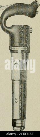 . Amtsverfahren . Luftanlagen Abgeschlossen. DRUCKLUFTKOMPRESSOREN KRÄNE UND HEBEZEUGE PNEUMATISCHE WERKZEUGE FÜR ALLE ZWECKE. CHICAGO PNEUMATISCHES WERKZEUG CO. CHICAGO. Monadnock Building. NEW YORK. .tl Ijliertv Sir( &lt;t.. Die Steel Tired Wheel Company HERSTELLER ALLER ARTEN VON STAHL-REIFEN FÜR DEN EISENBAHNSERVICE. General Office, Empire Building, 71 Broadway N. Y. City. KORRESPONDENZ ANGEFORDERT. T / WLOR Best Yorkshire Stay Bq^ Eisen verwendet von den führenden Eisenbahnen A I, SO TAYLORS BESTEN YORKSHIRE IRO & gt;* F * iston Ffods, / Achsen, Seite^ Stäbe, etc R. MUSH EXS SPEZIELLE UND TITANIC STÄHLE Alle diese Waren sind die STAI Stockfoto