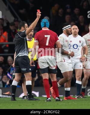 Englands Manu Tuilagi erhält eine rote Karte für Foul Play BILDNACHWEIS : © MARK PAIN / ALAMY STOCK PHOTO Stockfoto