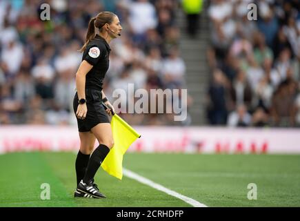 Assistant Referee Sian Massey-Ellis BILDNACHWEIS : © MARK PAIN / ALAMY STOCK FOTO Stockfoto