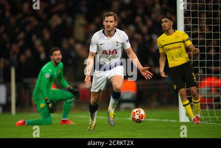 Jan Vertonghen von Tottenham Hotspur feiert sein zweites Tor. Spurs / Borussia Dortmund. Champions League. Bild : © Mark Pain / Alamy Stockfoto