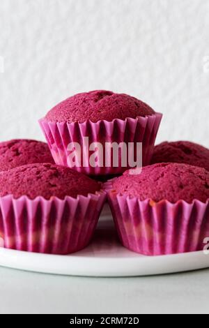 Köstliche Spaß fuchsia bunte Cupcakes Stockfoto