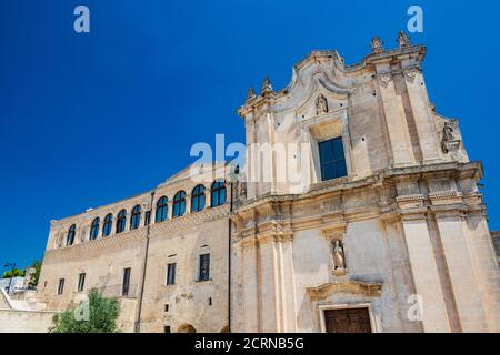 Matera, Basilicata, Italien - die Kirche und das Kloster von Sant'Agostino, im Sasso Barisano, auf der alten Rupestrian Krypta von San Giuliano gebaut. Stockfoto