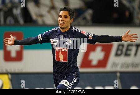 Fc Luzern Cristian Ianu C Feiert Nachdem Er Das Erste Tor Bei Einem Schweizer Super League Fussballspiel Gegen Fc Lausanne Sport In Luzern 27 Oktober 2011 Erzielt Reuters Arnd Wiegmann Schweiz Tags Sport Fussball