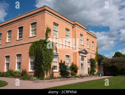 Killerton House National Trust georgisches Grundstück in der Nähe von Exeter in Devon, Großbritannien während der teilweisen Abriegelung aufgrund der Coronavirus-Pandemie 2020sum Stockfoto