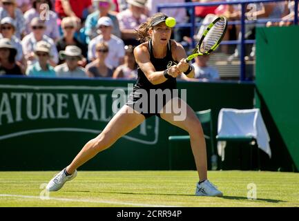 Johanna Konta in Aktion aginst Aleksandra Kunic. Nature Valley International - Eastbourne BILDNACHWEIS : © MARK PAIN / ALAMY Stockfoto