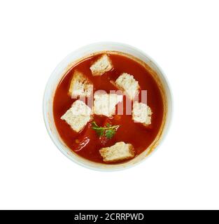 Sizilianische Tomatensuppe, sizilianische Küche, traditionelle italienische Gerichte, Ansicht von oben. Stockfoto