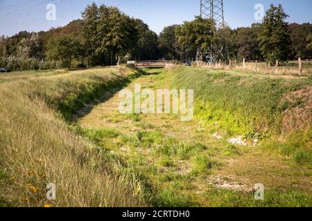 Die trocken gefallene Issel bei Wesel am 19. September. 2020, Nordrhein-Westfalen, Deutschland. Der trocken gefallte Fluss Issel bei Wesel am 19.09. Stockfoto