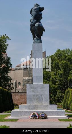 Belgrad / Serbien - 21. Juli 2019: Dankesdenkmal an Frankreich im Kalemegdan Park auf der Festung Belgrad, mit einem Kranz, der von Präsidenten Serbiens gelegt wurde Stockfoto