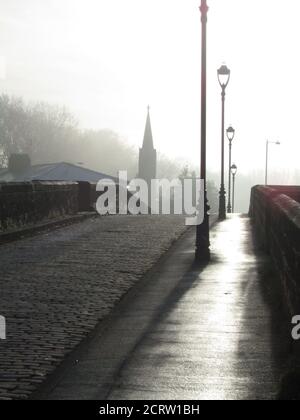 Penwortham Methodist Church in Summer River Mist Stockfoto