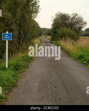 September 2020 - kein LKW-Schild in Sharpham, Somerset, England, UK. In Der Nähe Von Glastonbury Stockfoto