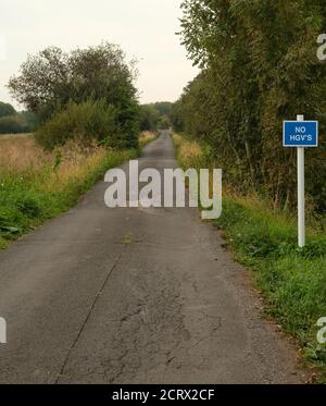 September 2020 - kein LKW-Schild in Sharpham, Somerset, England, UK. In Der Nähe Von Glastonbury Stockfoto