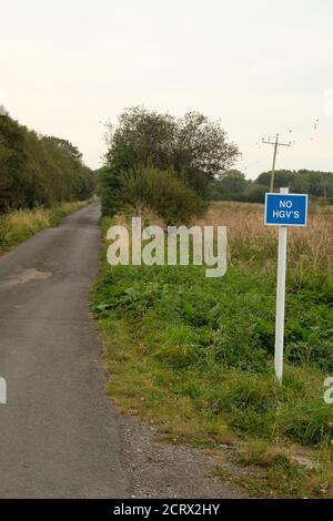 September 2020 - kein LKW-Schild in Sharpham, Somerset, England, UK. In Der Nähe Von Glastonbury Stockfoto