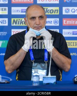 Doha, Katar. September 2020. Trainer Mojtaba Toutouni aus Sepahan nimmt an einer Pressekonferenz vor dem Spiel der Gruppe D der AFC Champions League zwischen Al Ain FC aus den Vereinigten Arabischen Emiraten und Sepahan aus dem Iran in Doha, der Hauptstadt von Katar, am 20. September 2020 Teil. Quelle: Nikku/Xinhua/Alamy Live News Stockfoto