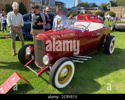 2020 London Concours bei der Honourable Artillery Company in der City of London, Vereinigtes Königreich. Das erste große Automobil-Event seit Februar, wo eine Weltklasse-Sammlung von privaten Autos wurden auf dem Display für die Öffentlichkeit Featuring: 1932 Ford Model B Roadster wo: London, Großbritannien Wann: 20 Aug 2020 Credit: Jon Gillespie/WENN Stockfoto