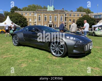 2020 London Concours bei der Honourable Artillery Company in der City of London, Vereinigtes Königreich. Das erste große Automobil-Event seit Februar, wo eine Weltklasse-Sammlung von privaten Autos waren auf der Anzeige für die Öffentlichkeit Featuring: 2009 Aston Martin One-77 wo: London, Großbritannien Wann: 20 Aug 2020 Kredit: Jon Gillespie/WENN Stockfoto