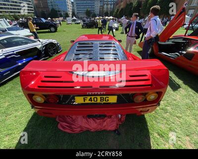 2020 London Concours bei der Honourable Artillery Company in der City of London, Vereinigtes Königreich. Die erste große Automobil-Veranstaltung seit Februar, wo eine Weltklasse-Sammlung von privaten Autos wurden in der Öffentlichkeit zu sehen.Featuring: Ferrari F40 wo: London, Großbritannien Wann: 20 Aug 2020 Credit: Jon Gillespie/WENN Stockfoto