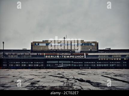Flughafen Tempelhof in Berlin ein wolkiger Tag Stockfoto