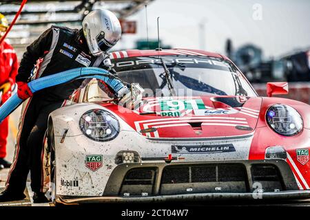 91 Bruni Gianmaria (ita), Lietz Richard (aut), Makowiecki Fr. d. ric (Fra), Porsche GT Team, Porsche 911 RSR-19, Boxenstopp während der 2020 24 Stunden von Le Stockfoto