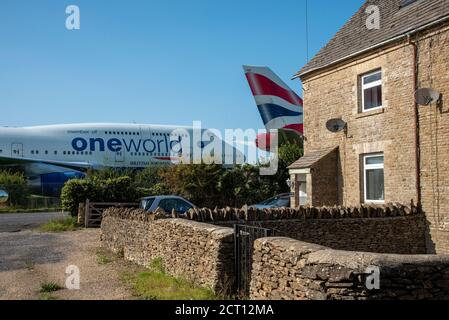 Kemble, Gloucestershire, England, Großbritannien. 2020. BA 747 Passagierjet in Reihe für Demontage am Flughafen Cotswold wegen mangelnder Nachfrage. Covid-19. Standin Stockfoto