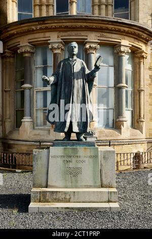 Statue von Thomas Charles Edwards Old College der Aberystwyth University Aberystwyth Ceredigion Wales Großbritannien Stockfoto