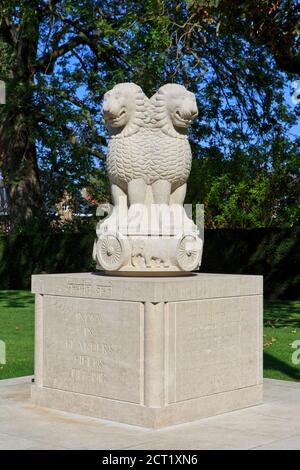 Nahaufnahme der drei Löwen (Staatswappen Indiens) am Denkmal für die indischen Streitkräfte, die während des Ersten Weltkriegs in Ypern, Belgien, kämpften Stockfoto